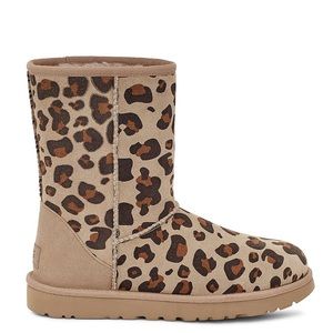 🎁🎁FALL SALE🎁🎁NIB UGG classic short II bootie size 11